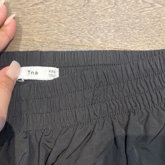 Selling Aritzia joggers in size 2xs. - Picture 3 of 5